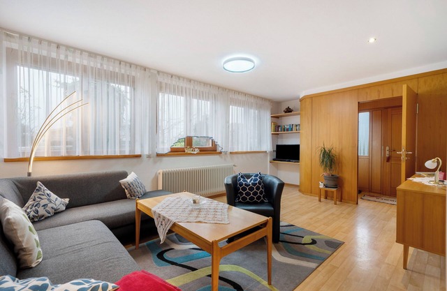 Holiday Apartment with Shared Garden and Wi-Fi