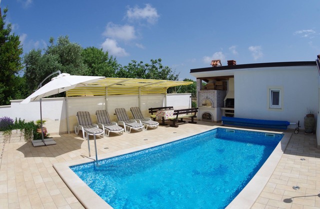 Holiday apartment with 3 bedrooms and private pool