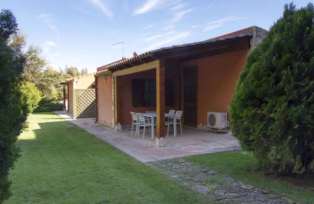 Holiday apartment with private garden