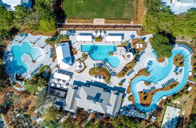 Holiday Availability! Beachside #19 - Beachfront - Steps from Beach Club! Balcony Views! 3 Bikes!