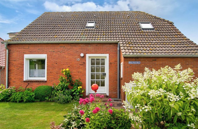 Holiday Home 'Huus Karoline' with Garden & Wi-Fi