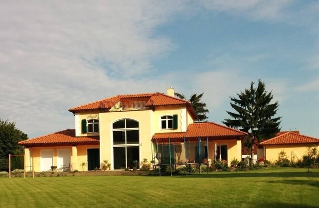 Holiday flat with private lake access