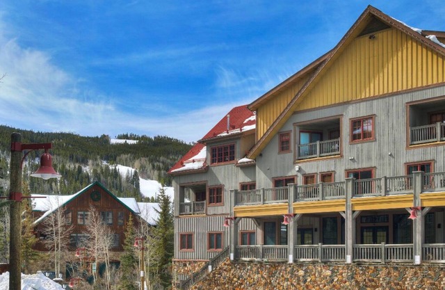 Holiday for 4 | Prime Location + Exclusive Privacy
