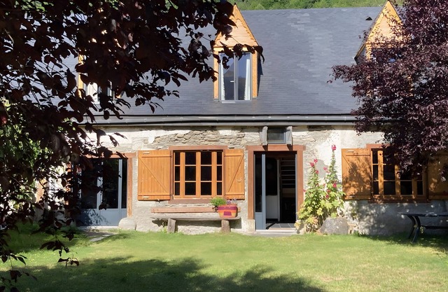 Holiday Home 'La Ketzerie À Adervielle' with Mountain View and Private Garden