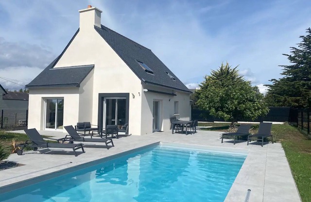 Holiday Home 'Maison Ty Rhuys' with Private Pool, Private Terrace and Wi-Fi