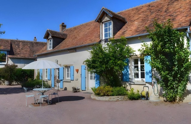 Holiday Home '15 Guests with Pool' with Shared Pool, Private Terrace and Wi-Fi