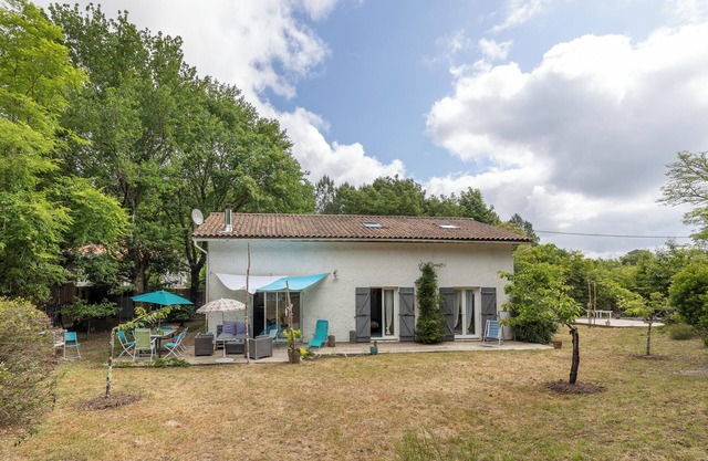 Holiday Home 'Ocean Surf' with Private Terrace, Private Garden and Wi-Fi