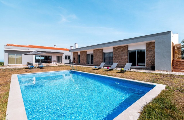 Holiday Home 'A Casa Da Vagem' with Garden View, Wi-Fi and Air Conditioning