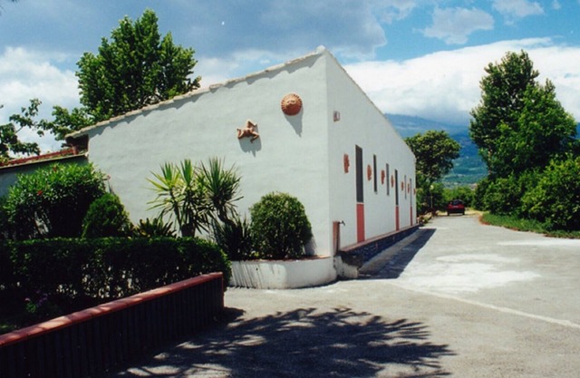 holiday home 250 meters from the sea surrounded by greenery