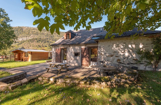 Holiday Home 'Ancienne Bergerie' with Mountain View, Shared Terrace and Private Garden