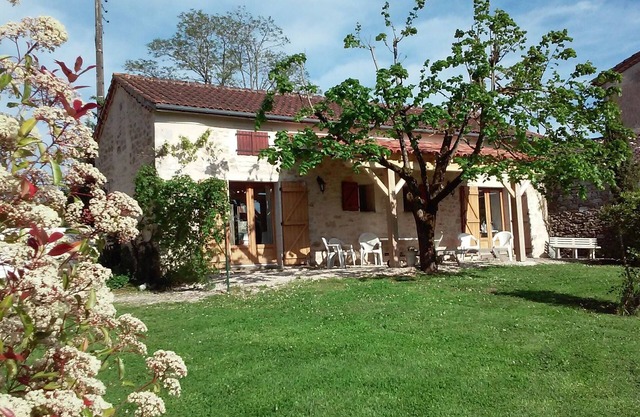 Holiday Home 'Ancienne Forge Restaurée' with Private Pool, Private Terrace and Wi-Fi