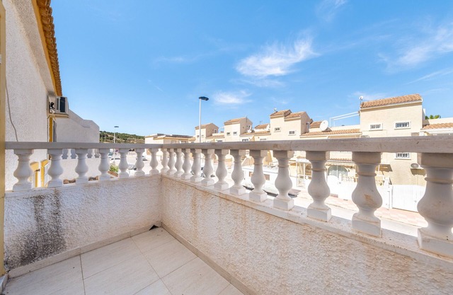 Holiday Home "casa en la playa con piscina, terraza y relax F.C" with Shared Pool & Wi-Fi