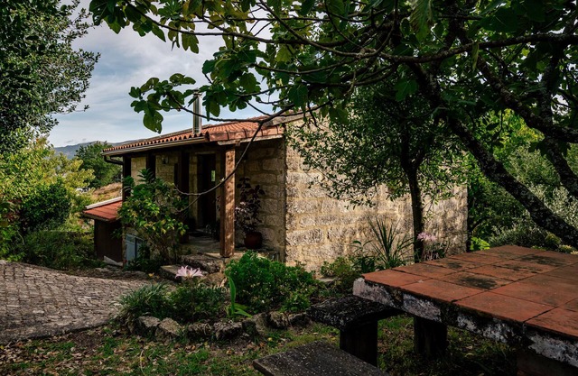 Holiday Home 'Casa Das Lapas' with Mountain View, Private Terrace and Wi-Fi