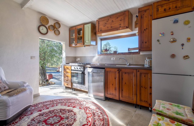 Holiday Home 'Casa Rina' with Private Terrace, Private Garden and Wi-Fi
