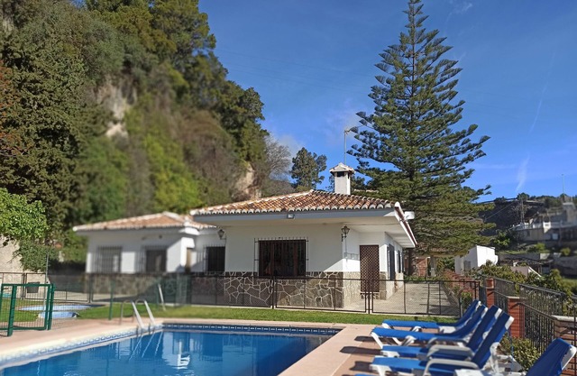 Holiday Home 'Casa Rural Paca Perea' with Mountain View, Private Pool and Wi-Fi