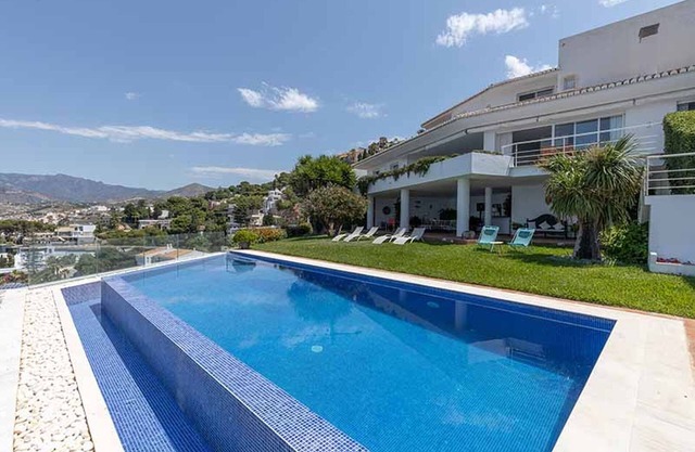 Holiday Home 'Casa Villa Lumar' with Sea View, Private Pool and Wi-Fi