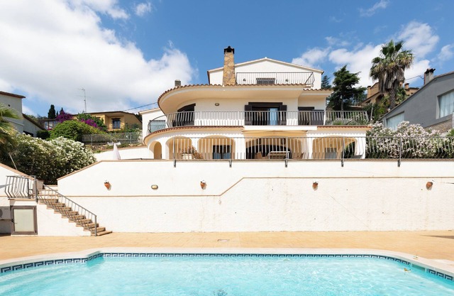 Holiday Home 'Casa Vista Del Mar' with Sea View, Private Pool and Wi-Fi
