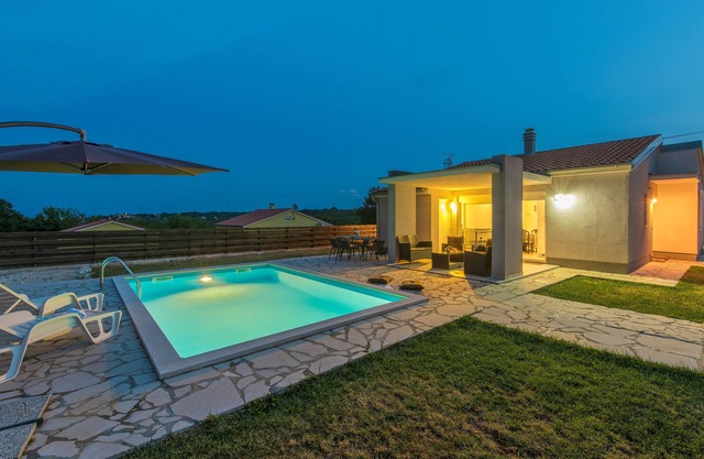Holiday Home CasaVida heated pool