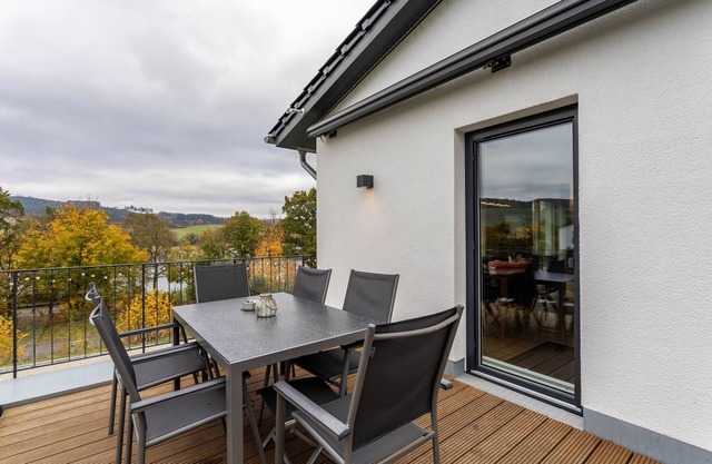 Holiday Home 'Catharina' with Lake View, Private Terrace and Wi-Fi