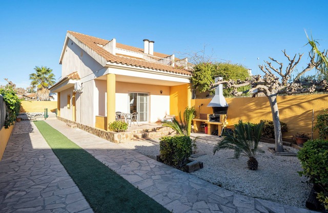 Holiday Home "Chalet l'alba" with Pool, Garden & Wi-Fi