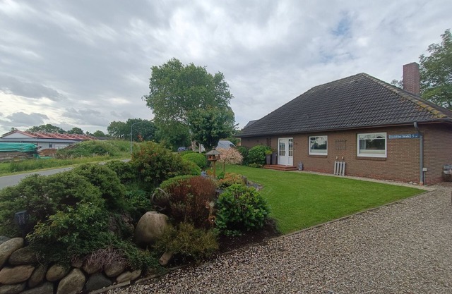Holiday Home 'Ferienhaus Klixbüll' with Private Terrace, Private Garden and Wi-Fi