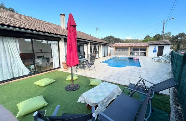 Holiday Home 'Maison Les Brousses' with Private Pool, Private Garden and Wi-Fi