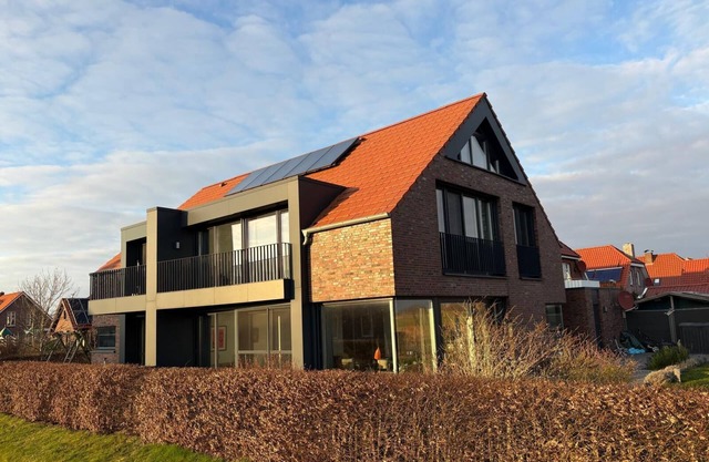 Holiday Home 'Großzügiges Modernes' with Shared Terrace, Private Garden and Wi-Fi