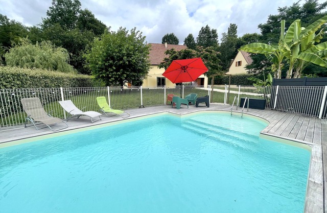 Holiday Home 'Gîte La Sarrazine' with Private Pool, Private Terrace and Wi-Fi
