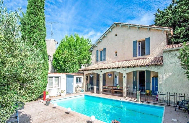 Holiday Home in Orange with Private Pool