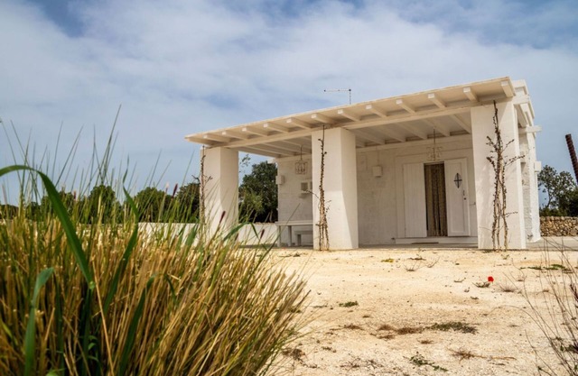 Holiday home in the countryside with private beach in Punta Prosciutto