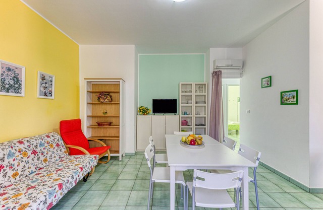 Holiday Home 'Il Carrubo Orchide' with Private Terrace, Private Garden and Balcony