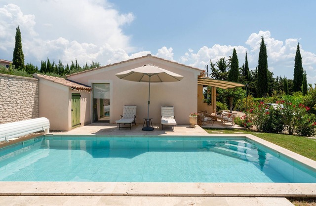 Holiday Home 'Lou Cigaloun' with Shared Pool, Wi-Fi and Air Conditioning