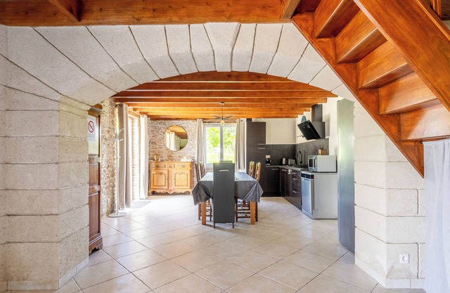 Holiday Home 'Manoir De L'aisnerie Le Pavillon' with Private Terrace, Private Garden and Wi-Fi