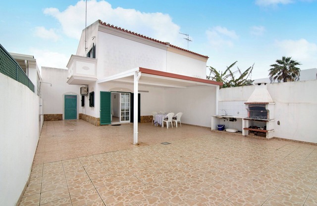 Holiday Home 'Moradia Altura' with Private Terrace and Balcony