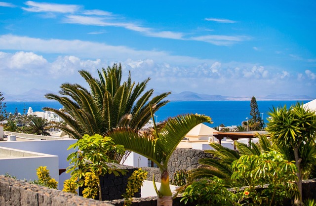 Holiday Home newly renovated with Sea View and heated Swimming Pool