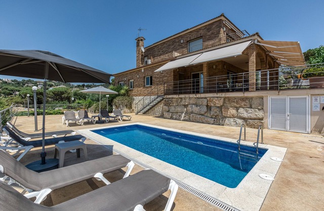 Holiday Home 'Olive' with Private Pool, Wi-Fi and Air Conditioning