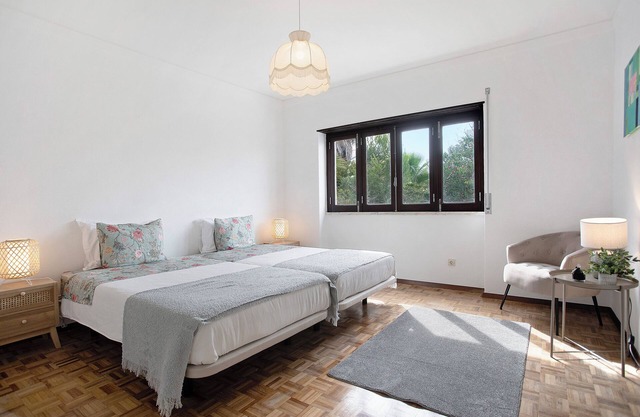 Holiday Home 'Praia Do Sul' with Sea View, Private Garden and Wi-Fi