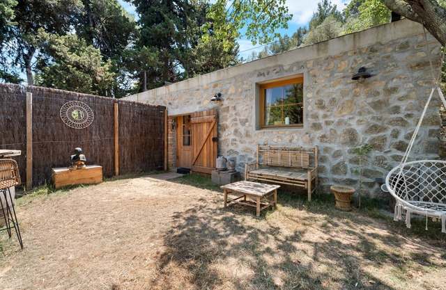 Holiday Home 'Samadhi' with Mountain View, Wi-Fi and Air Conditioning