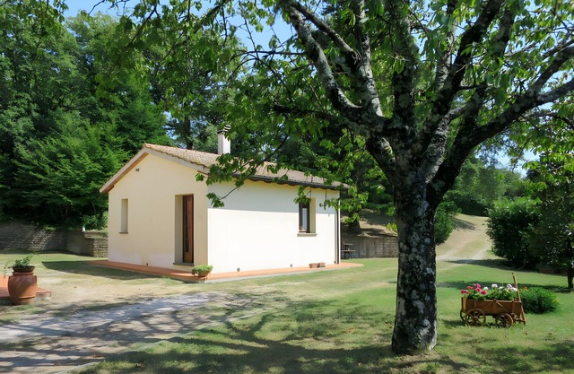 Holiday Home 'San Michele - Casa Giano' with Mountain View, Shared Pool and Wi-Fi