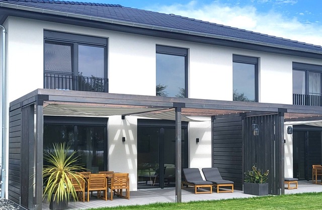 Holiday Home 'Schlossterrassen 8b' with Lake View, Private Terrace and Wi-Fi