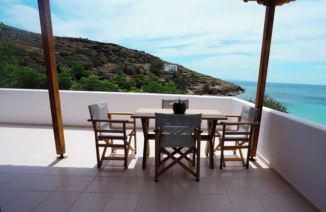 Holiday Home 'Seaview Mastrozanne Studio 5 Andros' with Sea View, Wi-Fi and Air Conditioning
