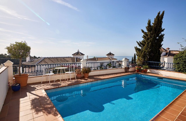 Holiday Home "Stunning Villa with Private Pool", Sea View & Wi-Fi