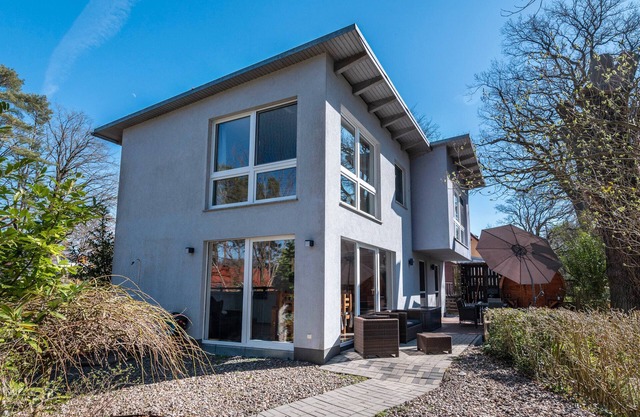 Holiday Home 'Traum Am See Mit Sauna' with Lake View, Private Terrace and Wi-Fi