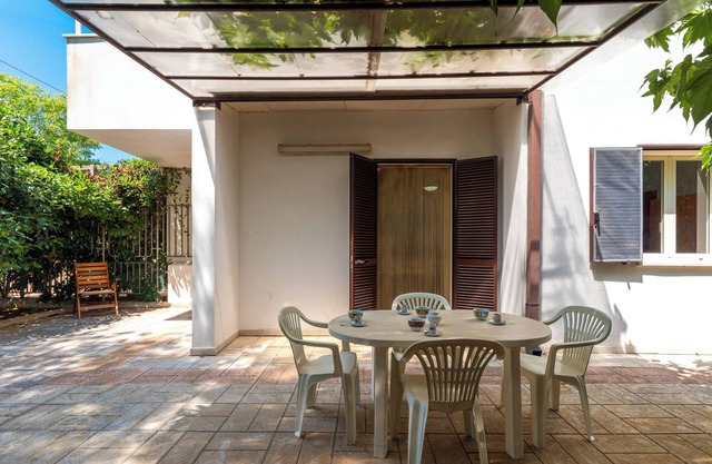 Holiday Home "Villetta Irlanda" with Garden & Wi-Fi