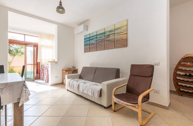 Holiday Home Villetta Maddalena Spiaggia close to the Beach with Garden & Wi-Fi