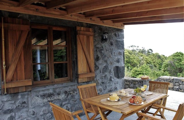 Holiday home "Vinea Lava" with view of the water