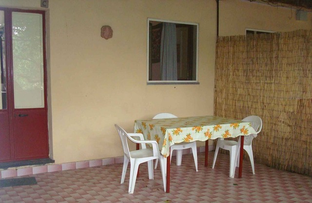 Holiday home with terrace surrounded by a lemon grove
