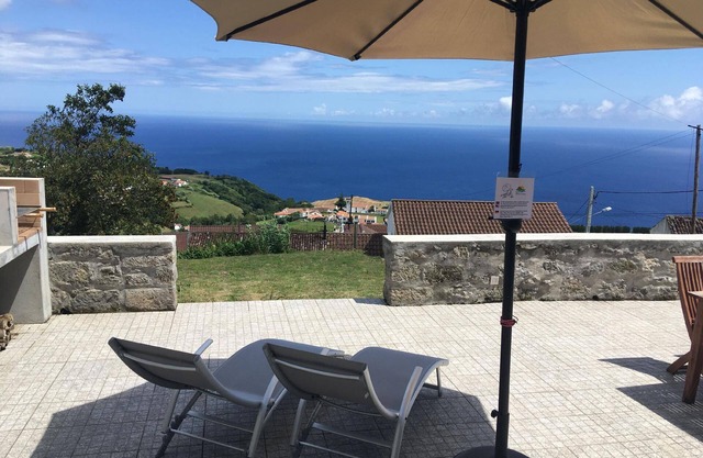 Holiday home with whirlpool and great sea views