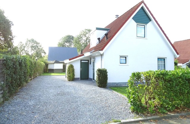 Holiday home Zeeland near beach, North Sea and Veerse lake