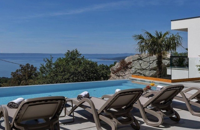 Holiday house Baška Voda for 1 - 8 persons with 4 bedrooms - Holiday apartment in one or multi-famil